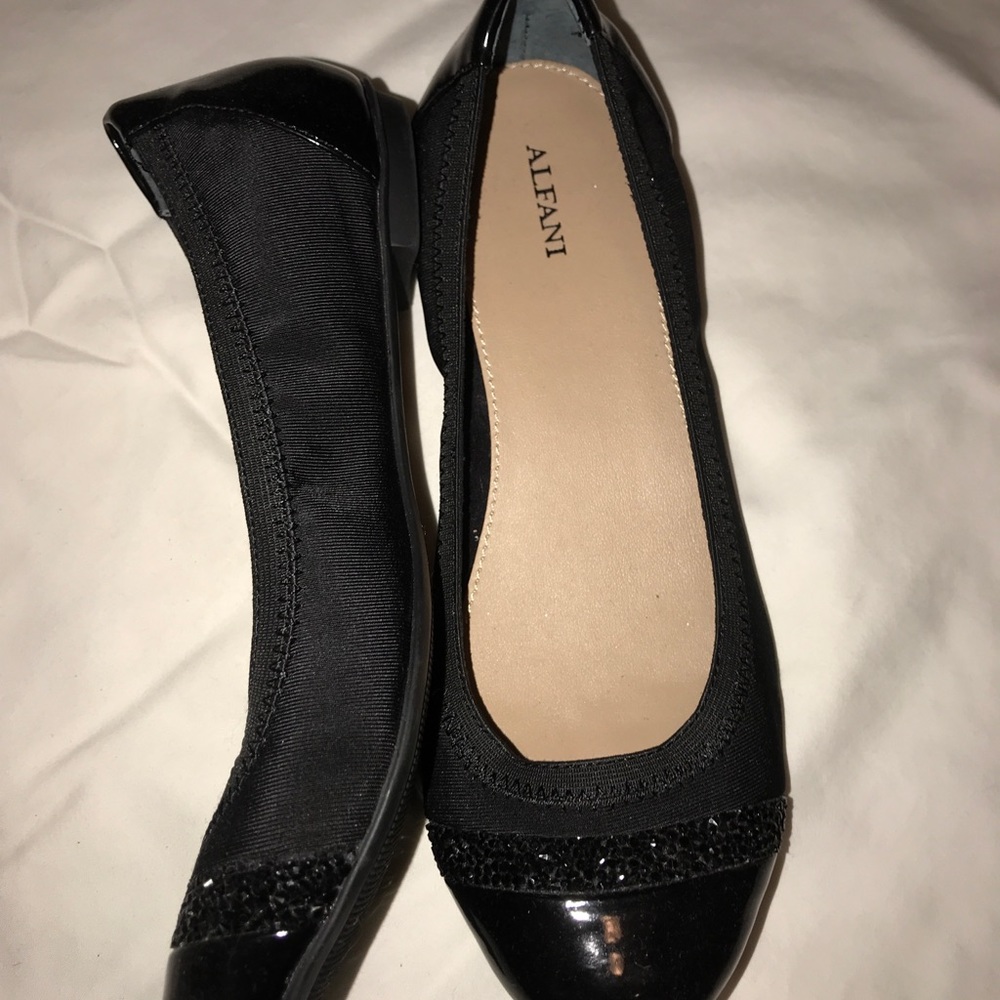 Shoes - Picture 3 of 3